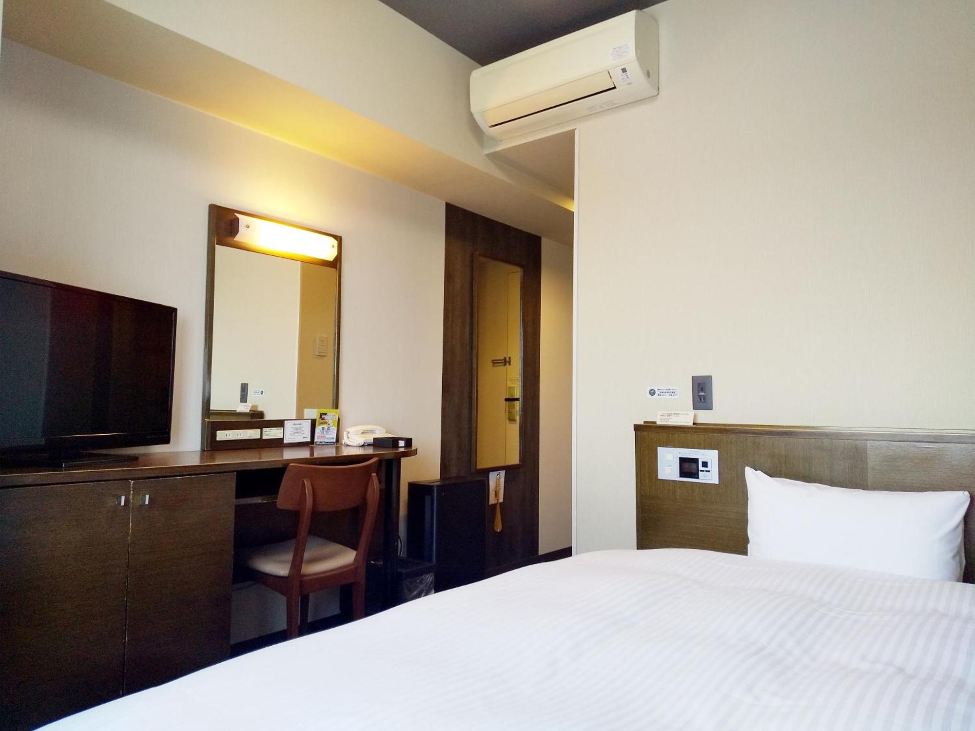 Hotel Route-Inn Gifuhashima Ekimae Екстер'єр фото
