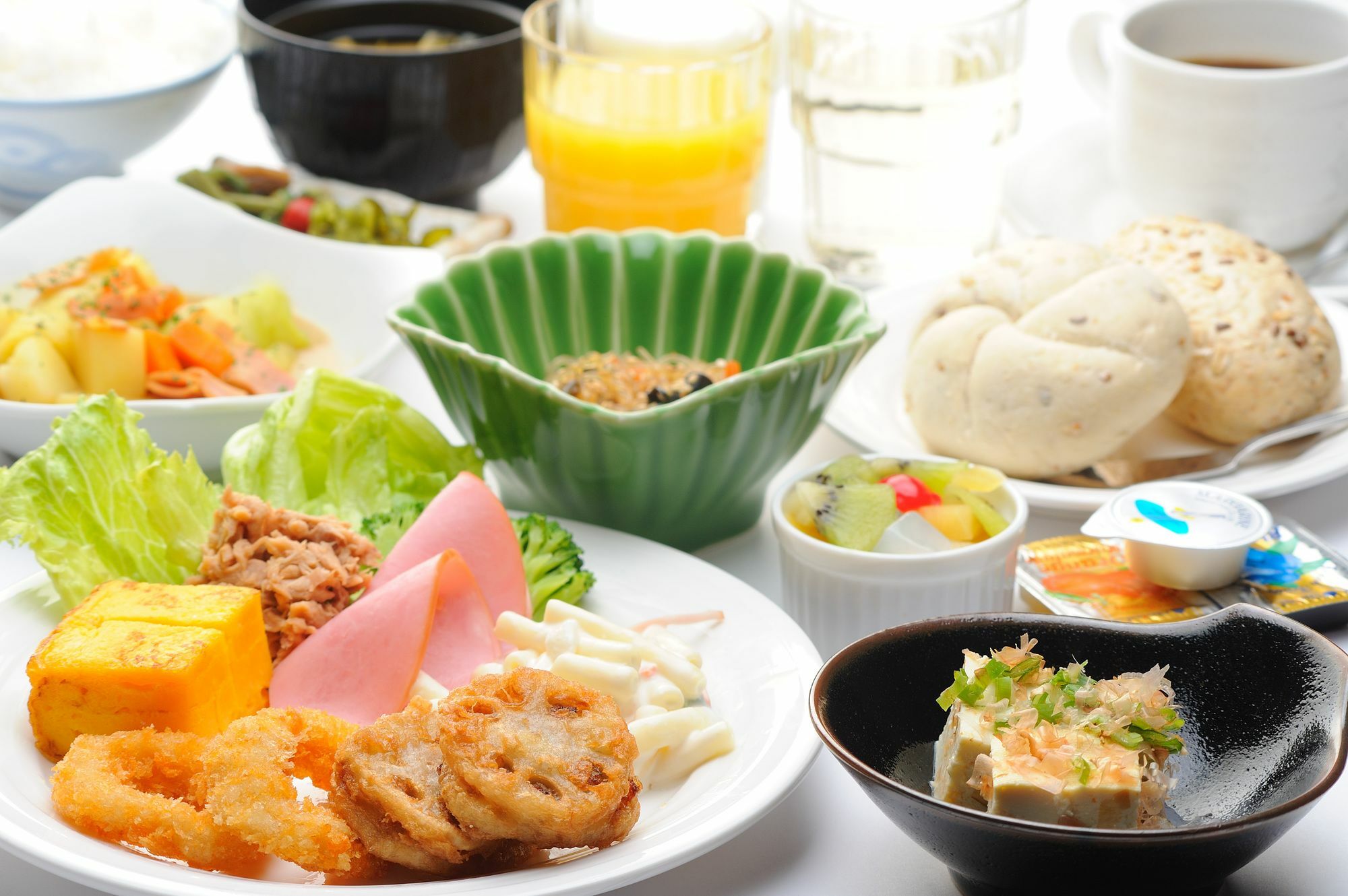 Hotel Route-Inn Gifuhashima Ekimae Екстер'єр фото